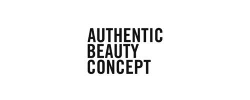 Logo da marca Authentic Beauty Concept em letras pretas maiúsculas, com design tipográfico minimalista e alinhamento vertical, representando autenticidade, simplicidade e sofisticação.